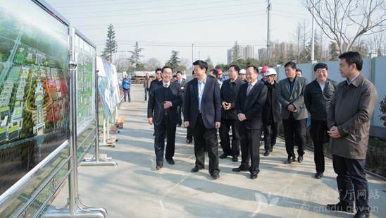 陕西省副省长庄长兴一行在咸阳职业技术学院了解二期项目总体规划情况
